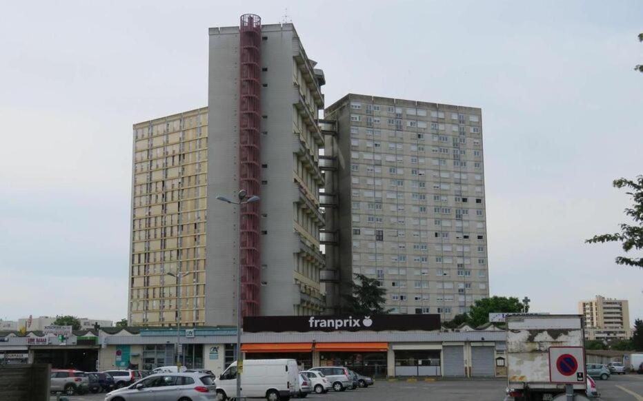 F2 De 30m2 Moin Cher A 25 Min De Paris Jusqu'a 5 Personnes Appartement *